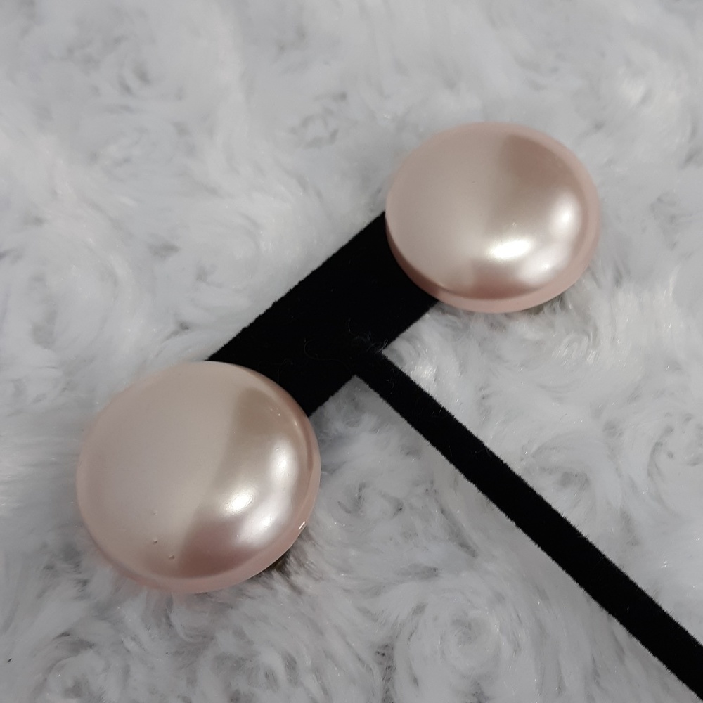 Vintage Pearlescent Pink Button Earrings